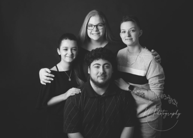 Family photographer near me, Binghamton family photographer, Endicott Family Photographer, Vestal Family photographer, Studio family pictures, outdoor family pictures, outdoor family photographer, photographer good with kids, children photographer, kids photos, kids photos near me, best photographer near me, best family photographer near me, photographer good with kids,