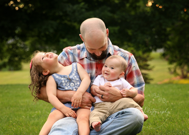 Family photographer near me, Binghamton family photographer, Endicott Family Photographer, Vestal Family photographer, Studio family pictures, outdoor family pictures, outdoor family photographer, photographer good with kids, children photographer, kids photos, kids photos near me, best photographer near me, best family photographer near me, photographer good with kids,