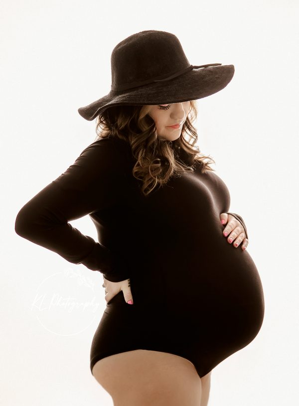 Ariana – Maternity Session